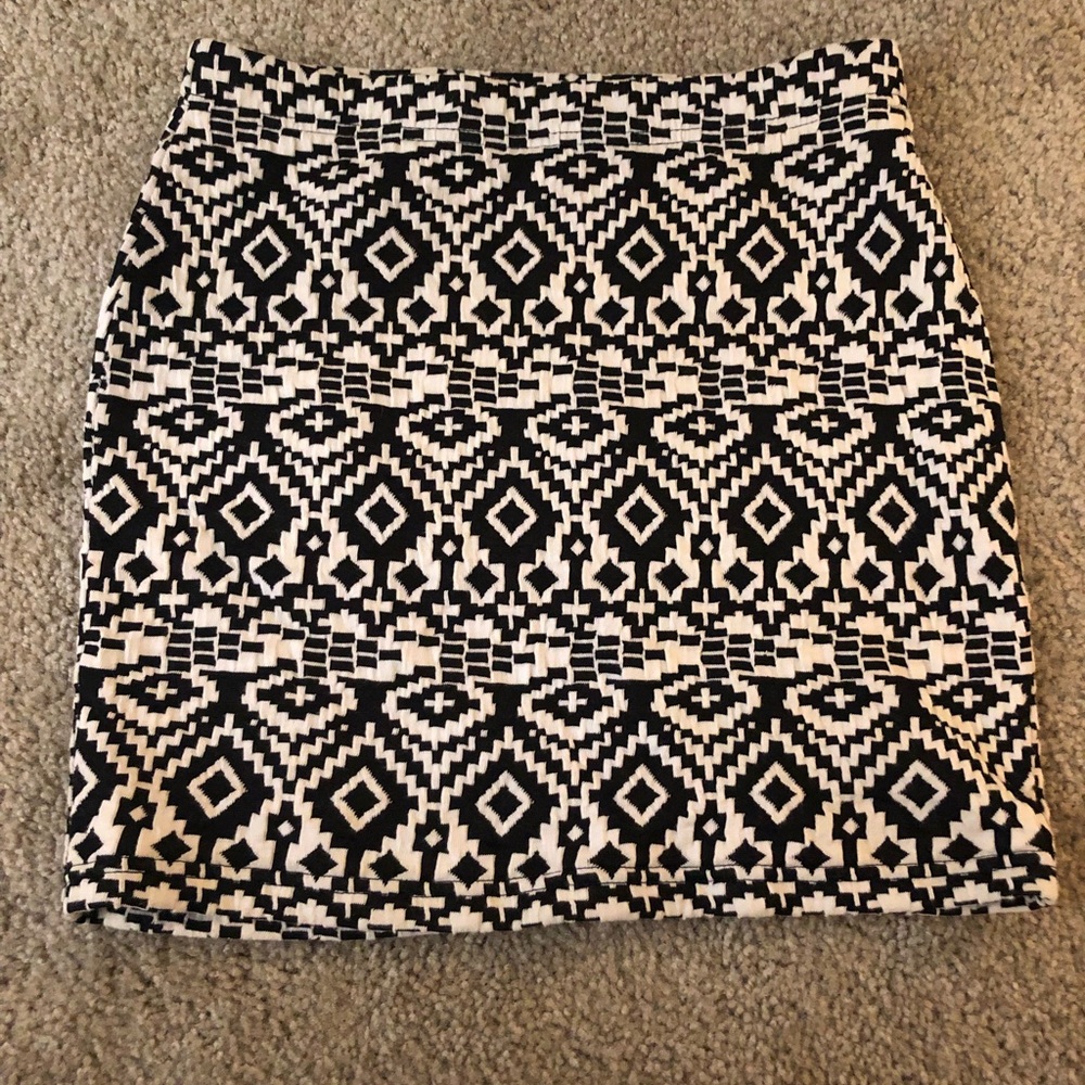 Cute tight skirt from forever 21!